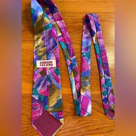 Vintage Canary Island Abstract Tie – Made in Canada – 58” x 4” (3/$25) - Picture 3 of 4